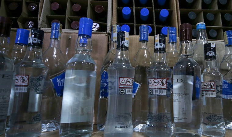 Parası alkollü içeceğin vergisine yetmeyenler canından oluyor! Peki alkollü içeceklerden ne kadar vergi alınıyor?