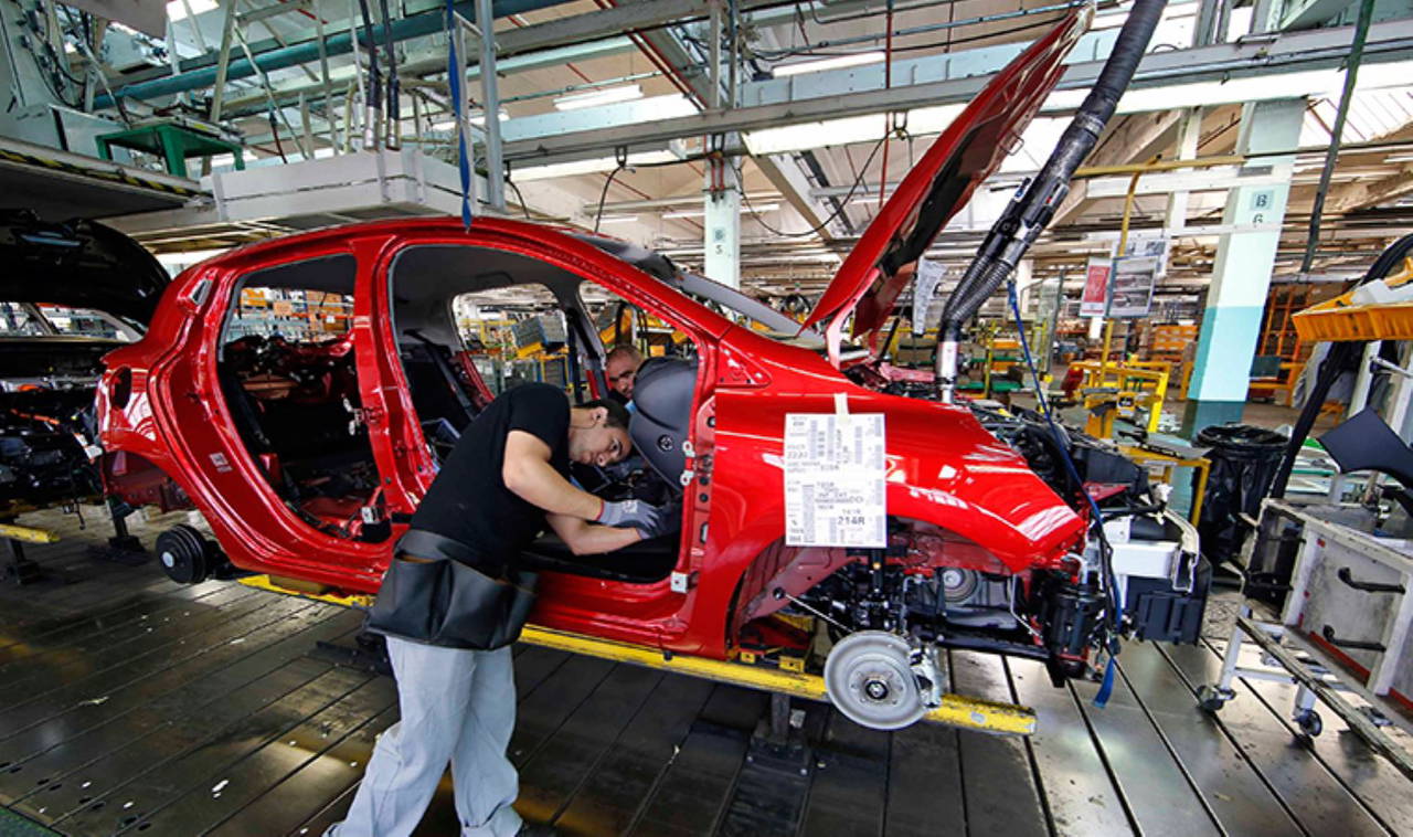 Renault'da sevindiren gelişme: Elektrikli Twingo geri sayıma geçti! Üretileceği yer açıklandı...