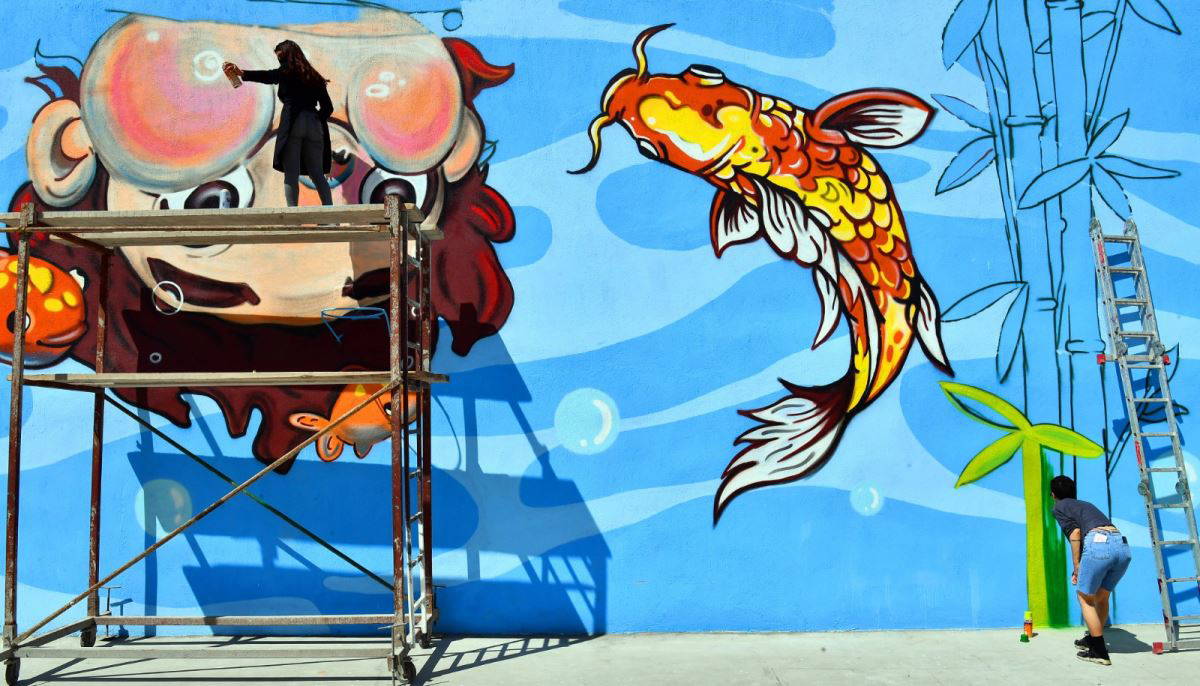 Okul duvarlarında 23 Nisan sürprizi