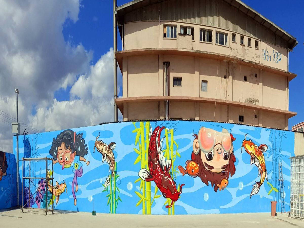 Okul duvarlarında 23 Nisan sürprizi