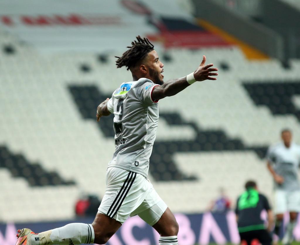 Beşiktaş'ta sene sonu sözleşmesi bitecek futbolcular