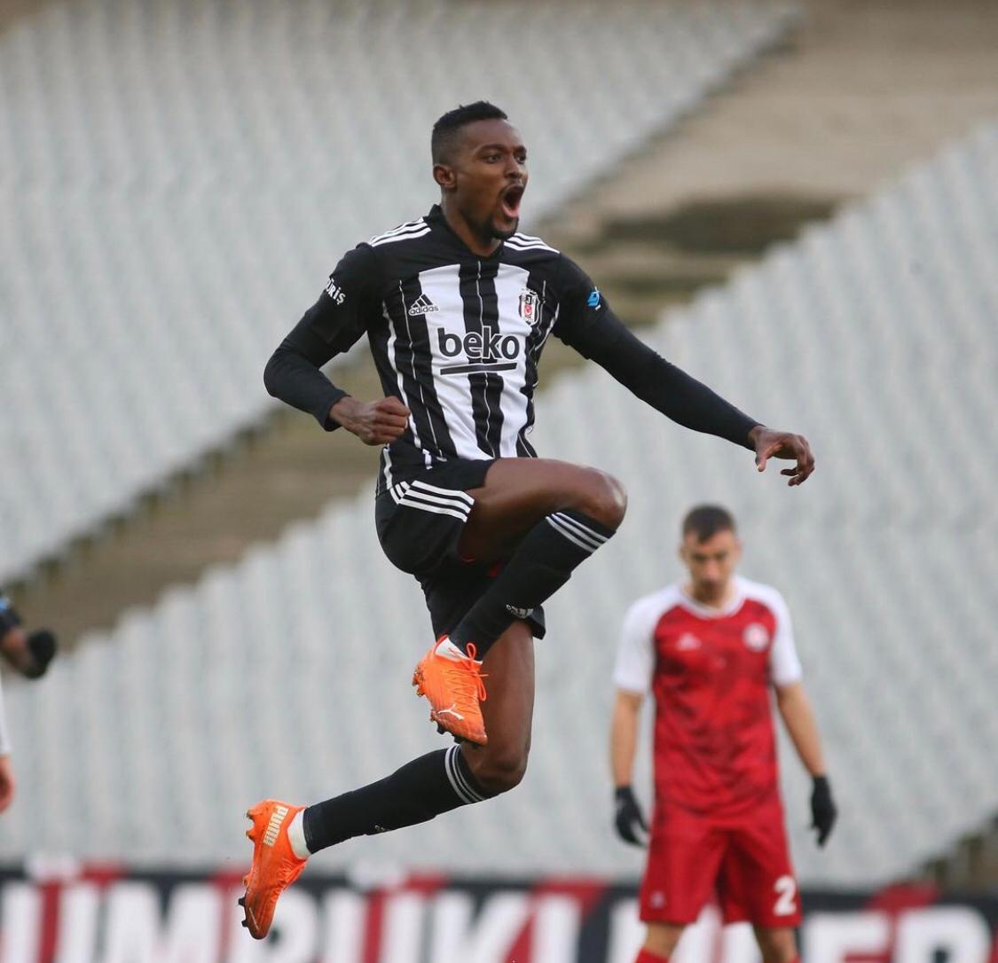 Beşiktaş'ta sene sonu sözleşmesi bitecek futbolcular