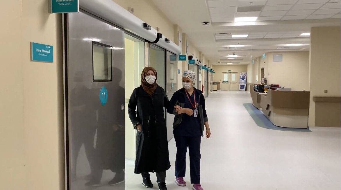 13 haftalık hamile kadın koronavirüsü atlattıktan sonra inme geçirdi