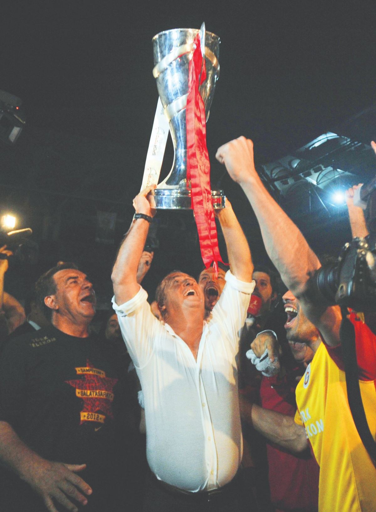 Galatasaray'dan 18. şampiyonluk paylaşımı