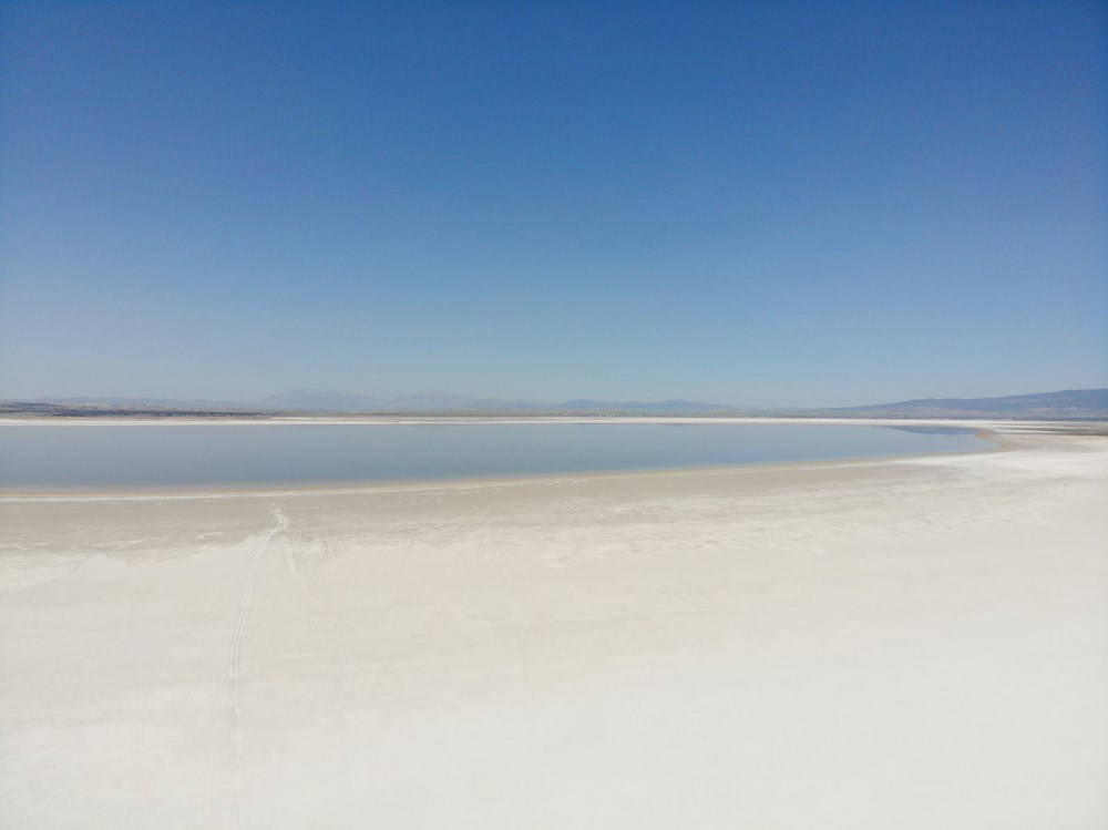 Dünyanın 2. büyük doğal sodyum kaynağı 'Acıgöl'de sular 500 metre çekildi