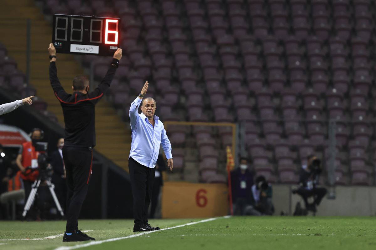 Galatasaray'da Fatih Terim, çok sert ifadeler kullandı: 