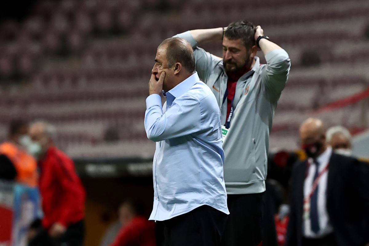 Galatasaray'da Fatih Terim, çok sert ifadeler kullandı: 