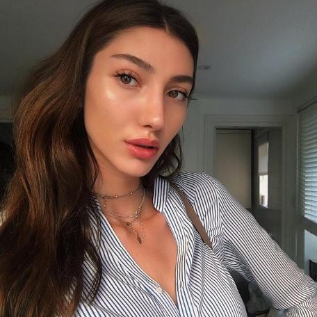 Şevval Şahin'den Demet Akalın'a: Umarım kendini geliştirirsin