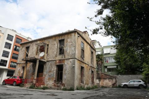 Türk edebiyatının usta ismi Cenap Şahabettin'in evi otopark oldu