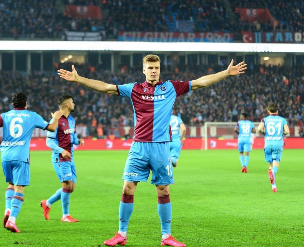 Beşiktaşlı gazeteciden flaş iddia 