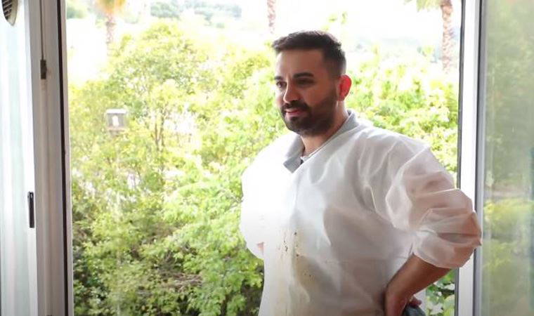 'Temizlik Benim İşim' yarışmasının sunucusu Kadir Ezildi, 5. kattaki evin camlarını silerken yere düştü