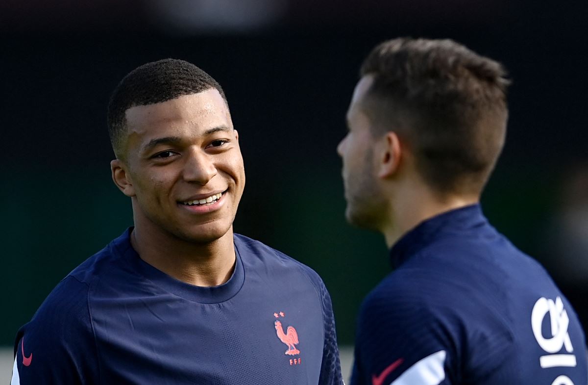 UEFA Şampiyonlar Ligi'nde sezonun en iyi oyuncuları açıklandı