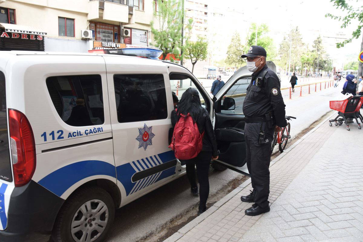 Maske takmayı reddeden sağlık çalışanına para cezası