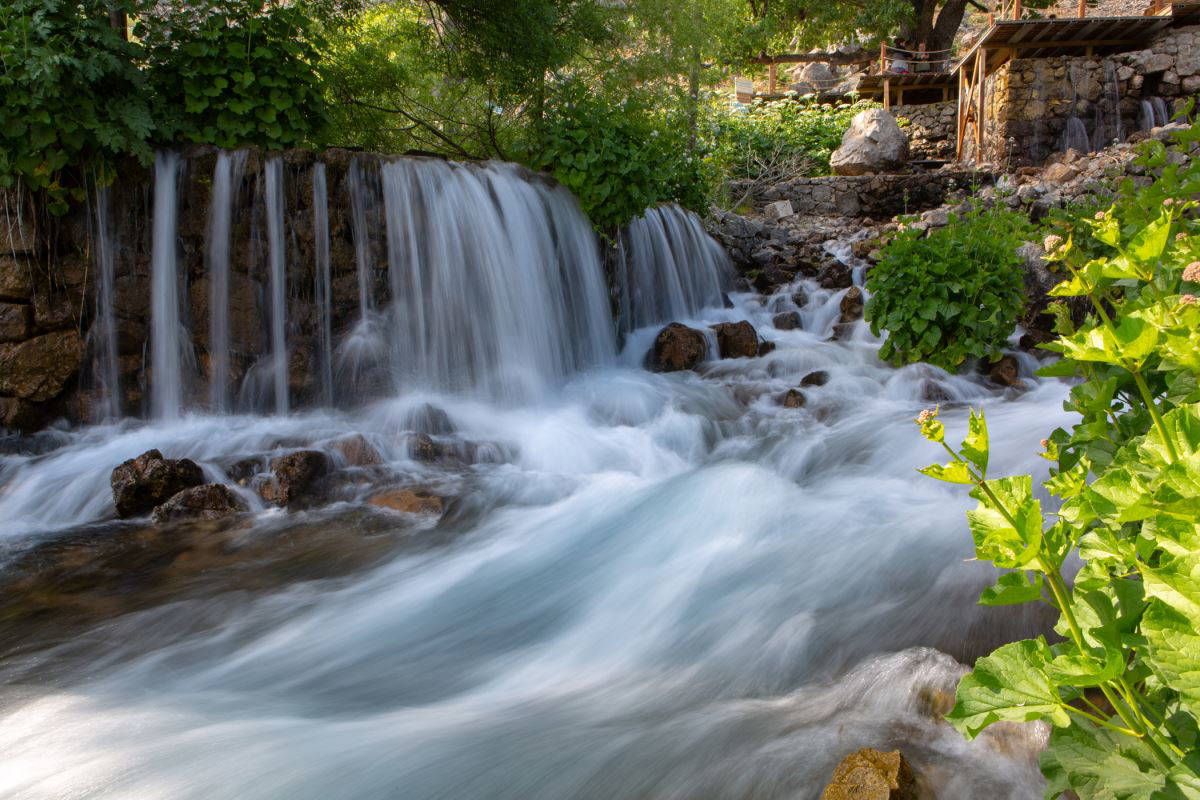 Munzur Gözeleri, güzelliğiyle turistlerin ilgi odağı