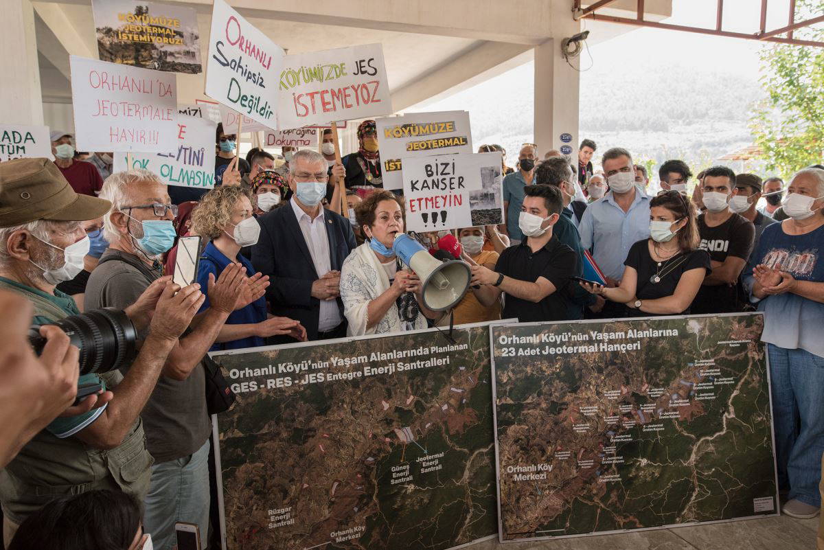 Köylüler davullu zurnalı eylemle  'JES' toplantısını durdurdu