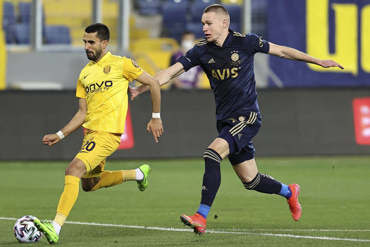 Premier Lig ekipleri Attila Szalai'nin peşinde