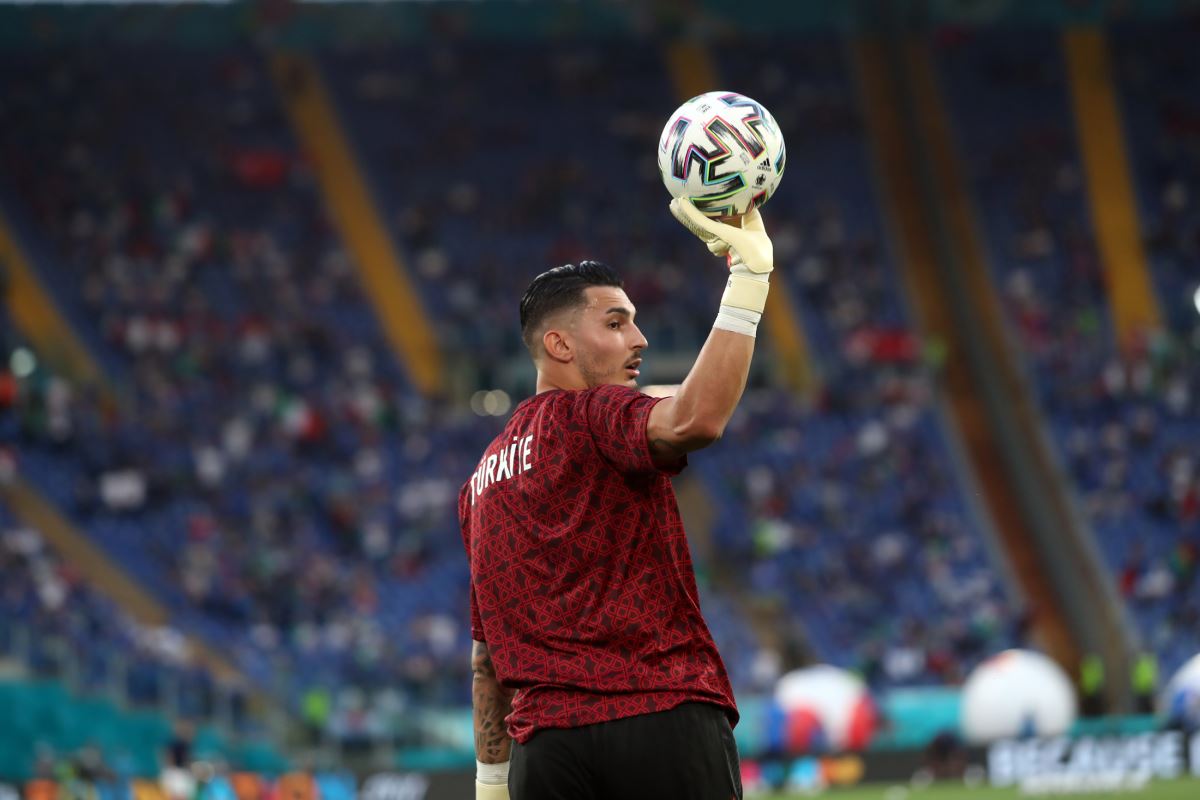 Burak Yılmaz, Rüştü Reçber'i geride bırakarak rekor kırdı