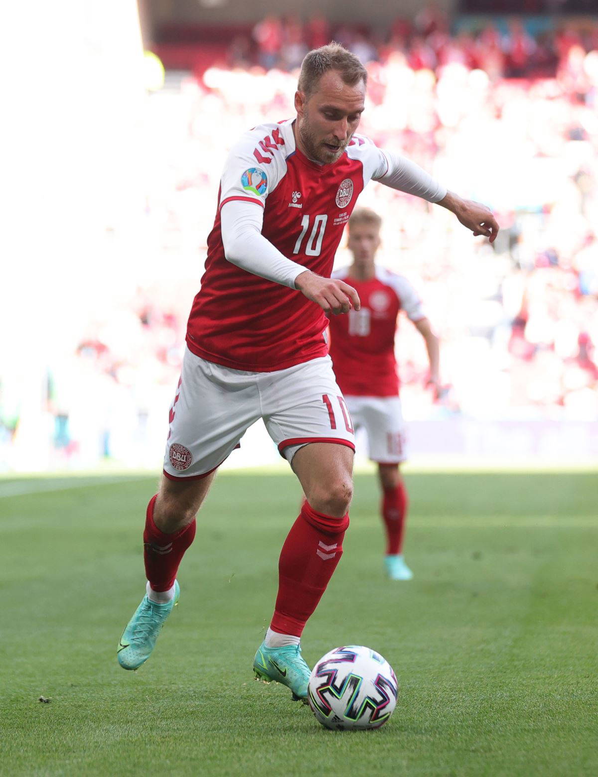 Christian Eriksen kurallar gereği futbola dönemeyebilir