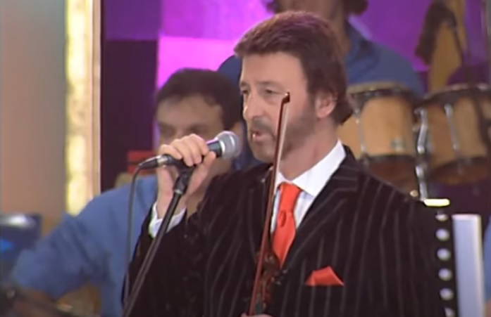 Keman virtüözü Selçuk Tekay'a ünlü isimlerden veda