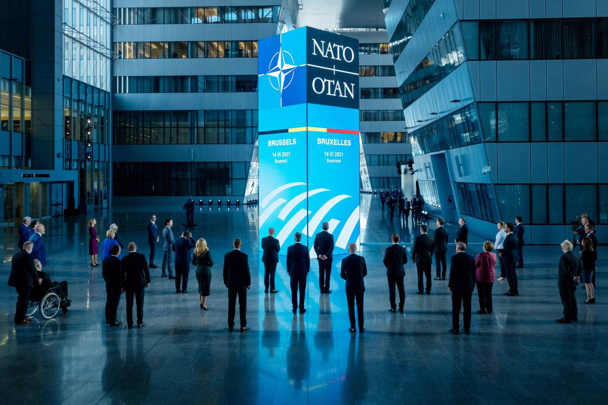 NATO Liderler Zirvesi'nde aile fotoğrafı