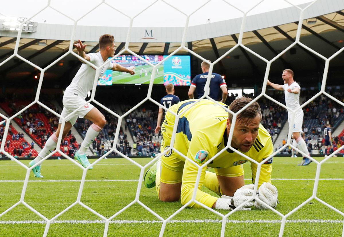 EURO 2020'de Patrik Schick, İskoç kaleciyi çaresiz bıraktı