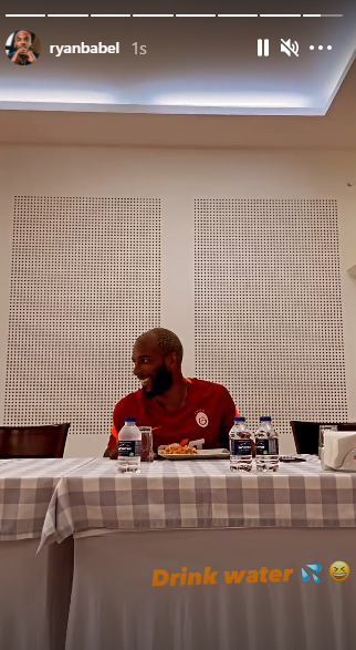 Ryan Babel'den Cristiano Ronaldo taklidi