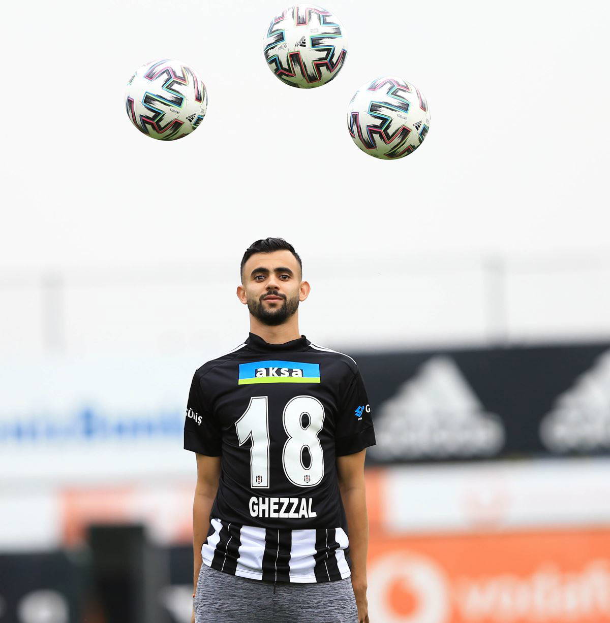 Rachid Ghezzal'ın menajeri: 