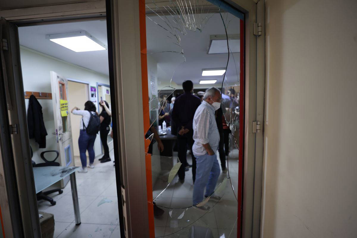 İzmir'deki saldırıda öldürülen Deniz Poyraz'ın annesi konuştu: Öğretmen olmak istiyordu