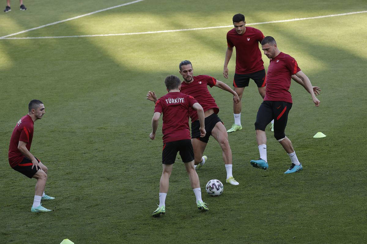 Abdülkadir Ömür, üç maçta da kadroya giremeyen tek isim oldu!