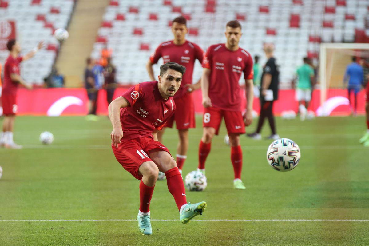 Abdülkadir Ömür, üç maçta da kadroya giremeyen tek isim oldu!