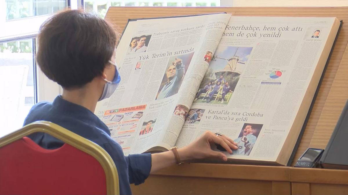 Atatürk Kitaplığı'ndaki tarihi gazete nüshalarını jiletle kesmişler