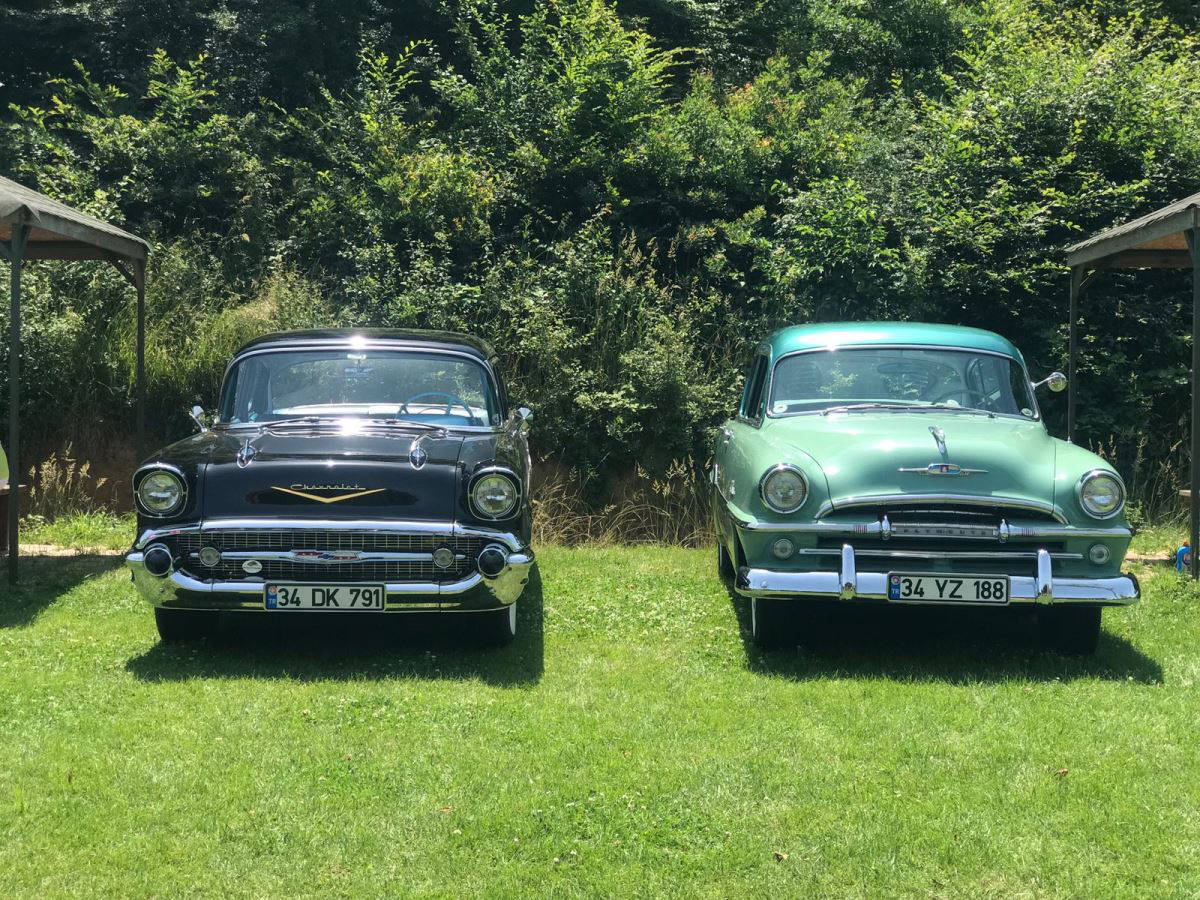 Usta oyuncu Rasim Öztekin’in binmeye doyamadığı klasik otomobili