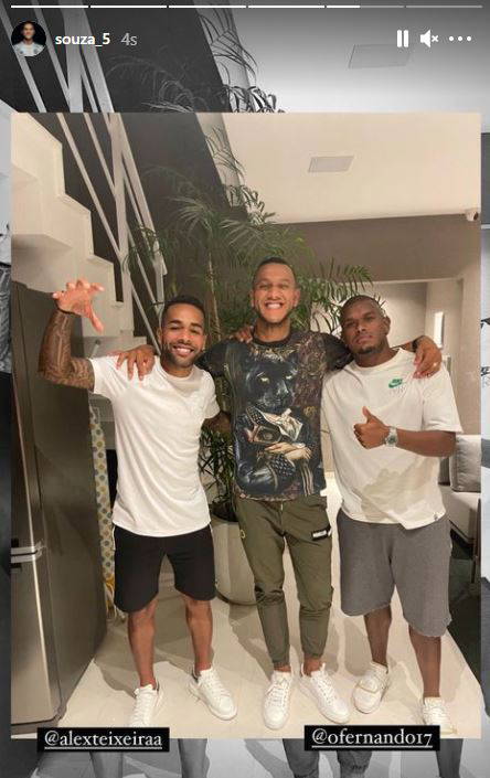 Beşiktaş'ın gündemindeki Alex Teixeira'dan kartal pozu