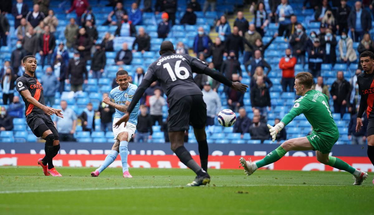 Everton, 5 futbolcusu ile yollarını ayırdığını açıkladı