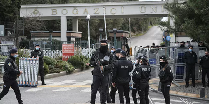 Melih Bulu görevden alındı, sosyal medya yıkıldı: Geldiği gibi gitti