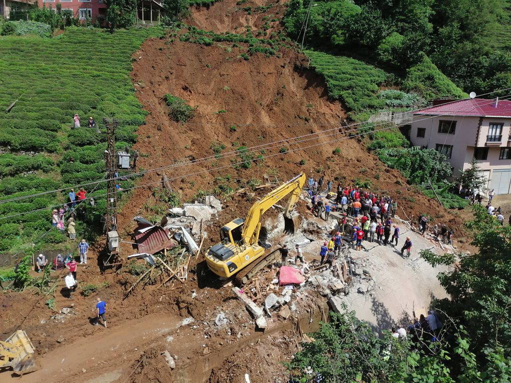 Son dakika... Rize'de sel ve heyelan felaketi: Ölü sayısı artıyor