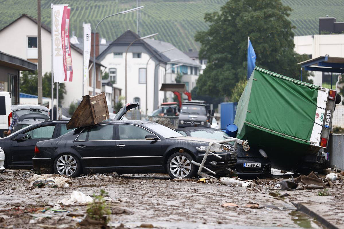 Almanya'da sel felaketi: Onlarca ölü, yüzlerce kayıp var!