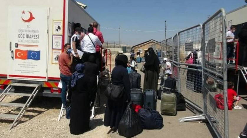 Binlerce Suriyeli bayram için ülkesine döndü