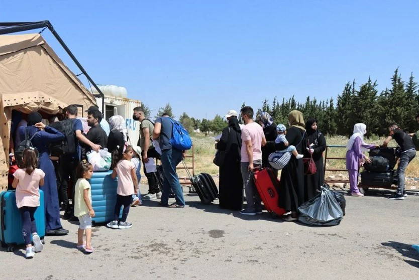 Binlerce Suriyeli bayram için ülkesine döndü