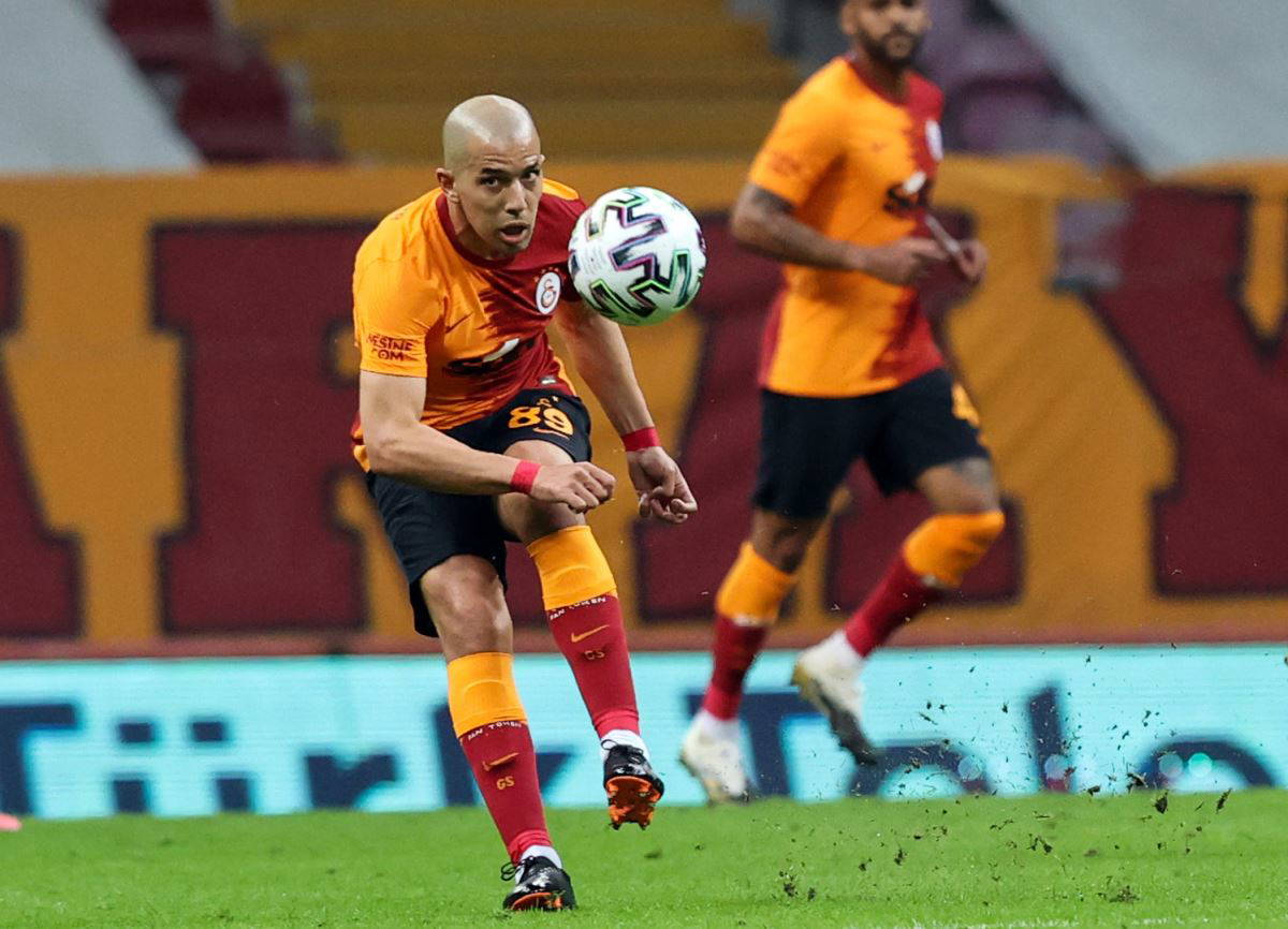 Galatasaray'da Sofiane Feghouli gelişmesi