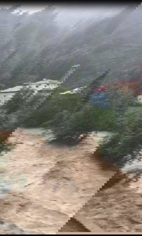 Artvin felaketi yaşıyor: Yoğun yağış sonrası Arhavi sular altında