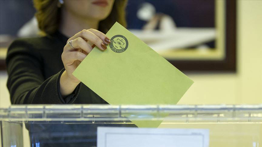 Metropoll anketi ortaya koydu: Genç seçmen kararsız! Protesto oy kullanacak