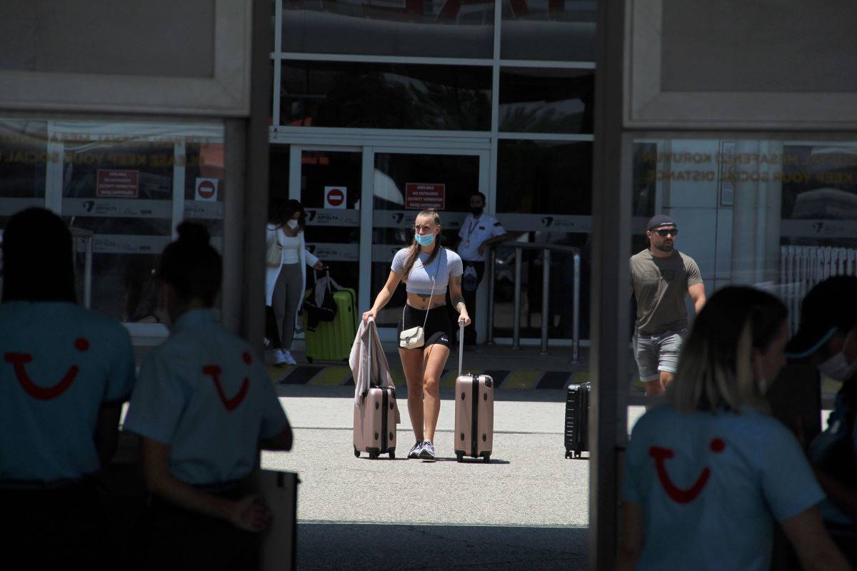 Antalya Havalimanı'nda tarihi yoğunluk