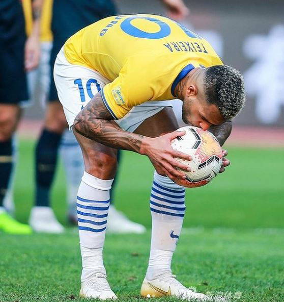 Josef de Souza'dan Alex Teixeira mesajı