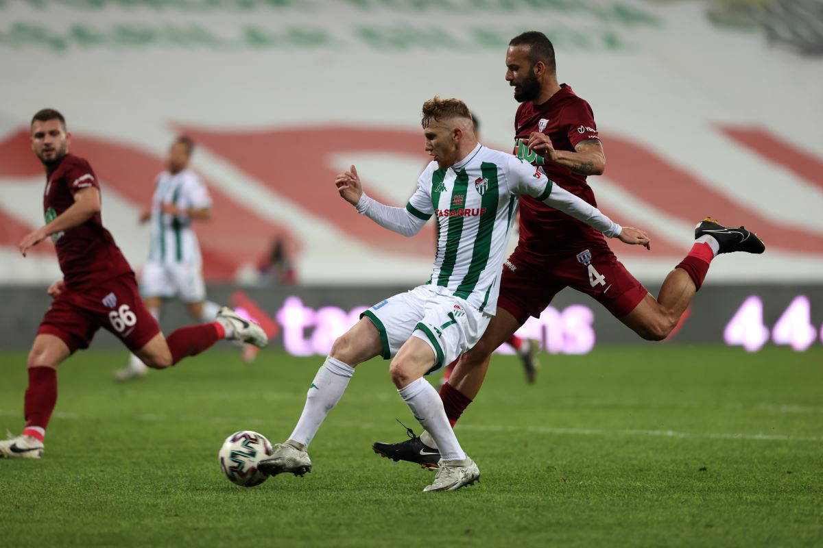 Burak Kapacak, Bursaspor'dan Fenerbahçe'ye giden 9. futbolcu oldu