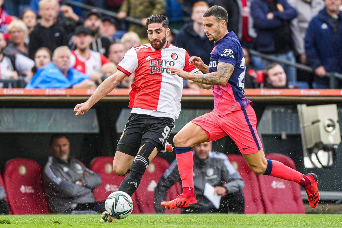 Hazırlık maçında karşılaşan Feyenoord ile Atletico Madrid oyuncuları sahada birbirine girdi