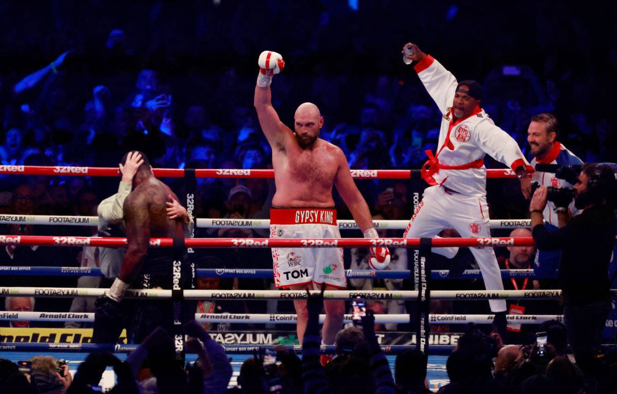 WBC'de tarihe geçen maç! Tyson Fury rakibi Dillian Whyte'ı nakavt etti