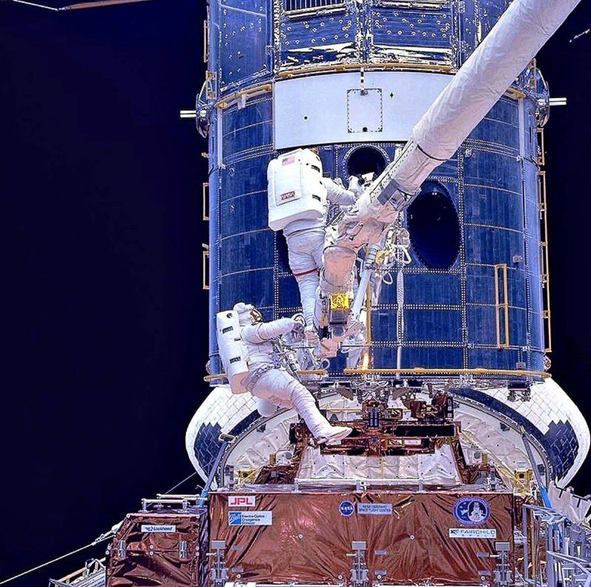 1990 yılında bugün ilk uzay teleskobu Hubble yörüngeye oturtuldu