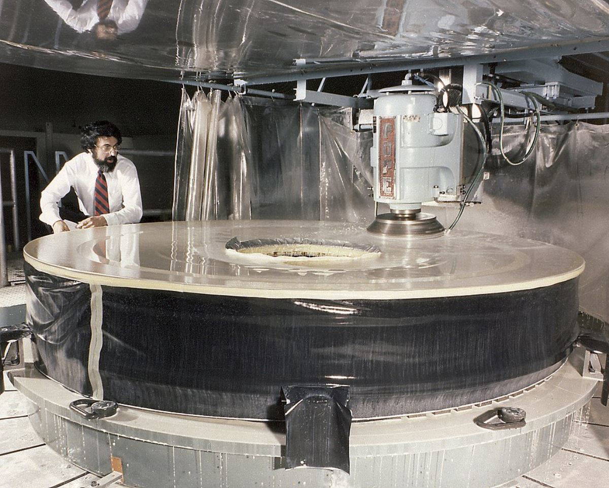 1990 yılında bugün ilk uzay teleskobu Hubble yörüngeye oturtuldu
