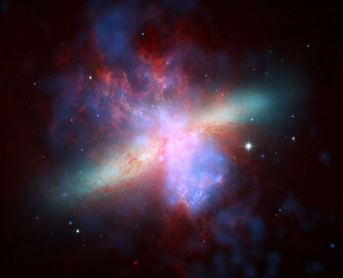 1990 yılında bugün ilk uzay teleskobu Hubble yörüngeye oturtuldu